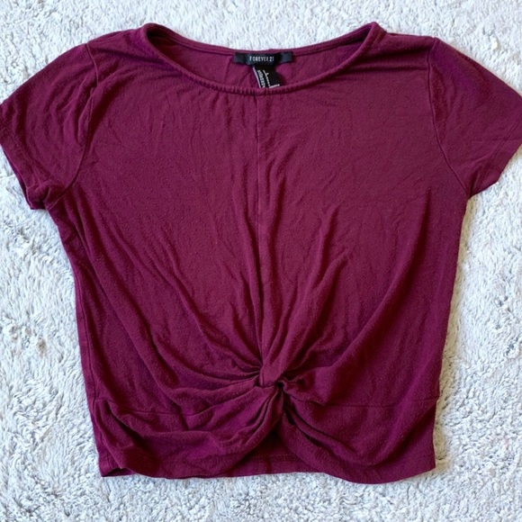Forever 21 Tops - Twist Front Maroon Short Sleeve Crop Top Size S